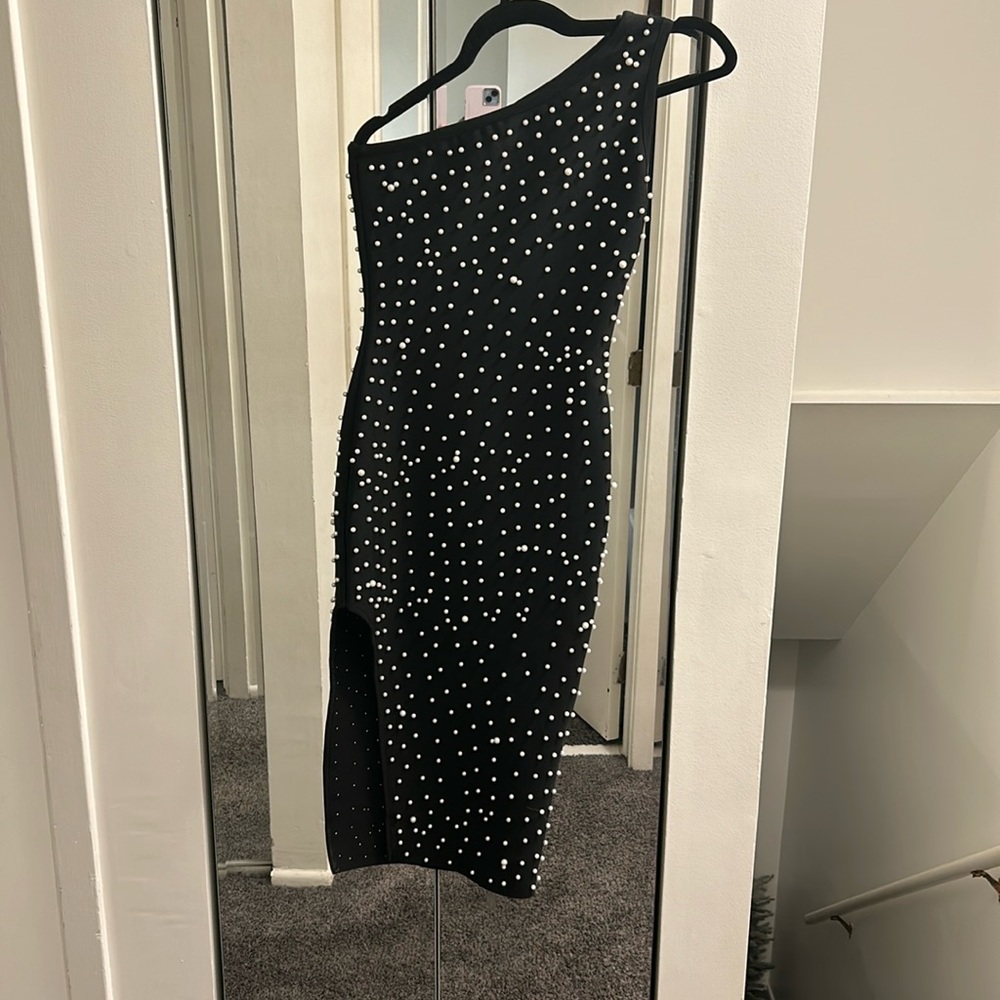 Bella Barnett Pearl bandage black dress